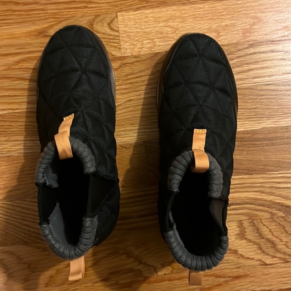 New Teva Ember Mid Boot Quilted Black Womens 8 - Picture 13 of 15